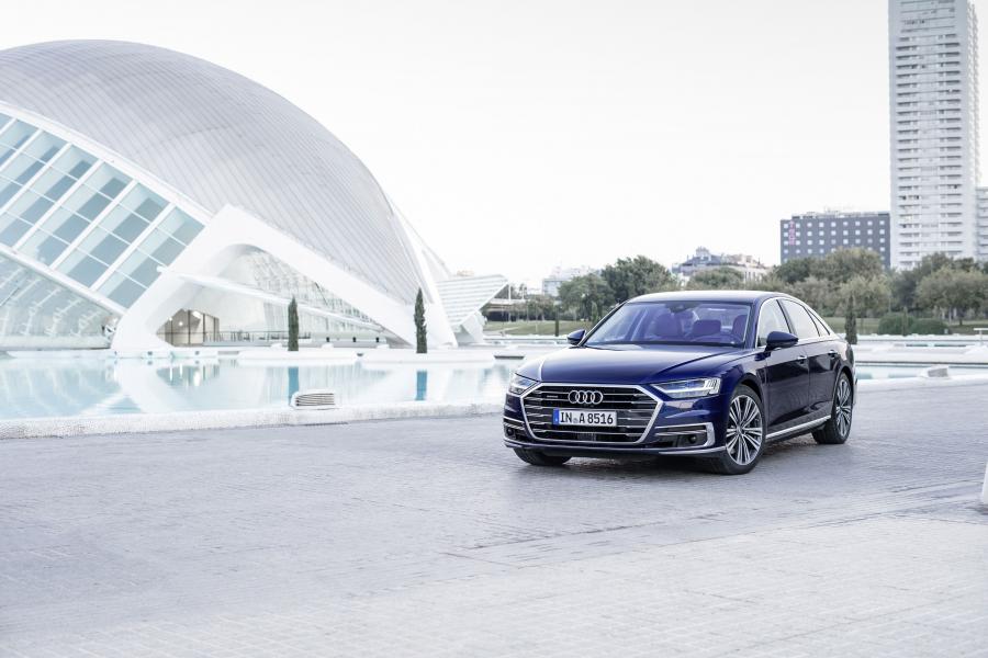  Audi A8 55 TFSI Quattro (D5) 2017 года  (WW) (фото 35 из 40)
